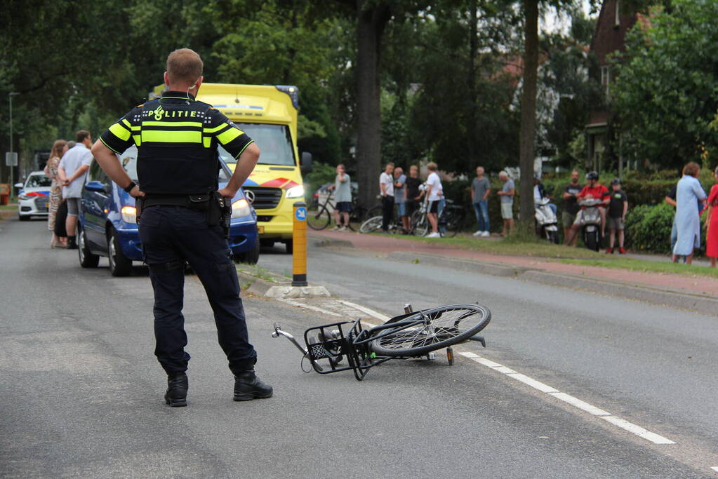 Fietser ernstig gewond bij botsing met automobilist