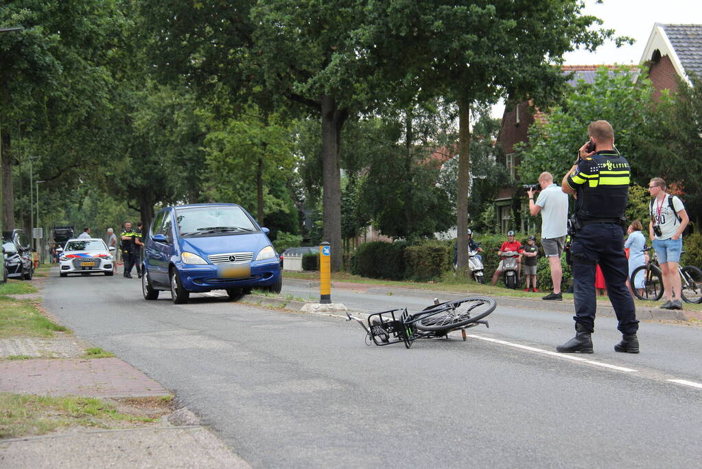 Fietser ernstig gewond bij botsing met automobilist