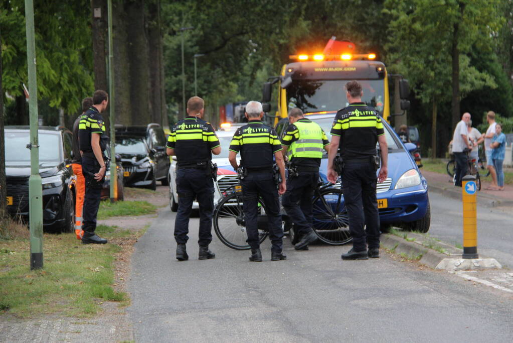 Fietser ernstig gewond bij botsing met automobilist