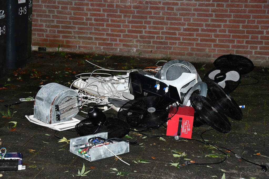 Hennepkwekerij aangetroffen in woning