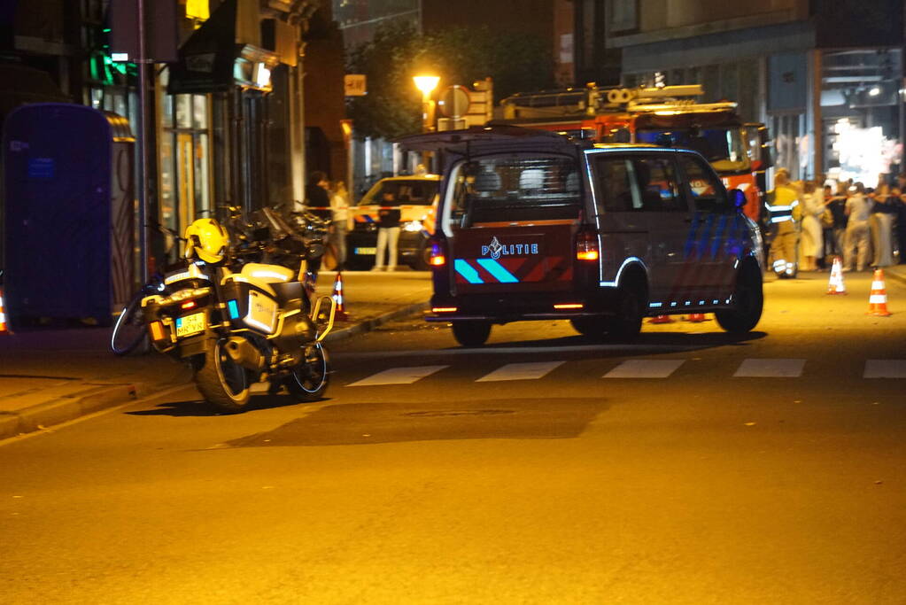 Opnieuw explosie bij beautysalon, vlammen slaan uit pand