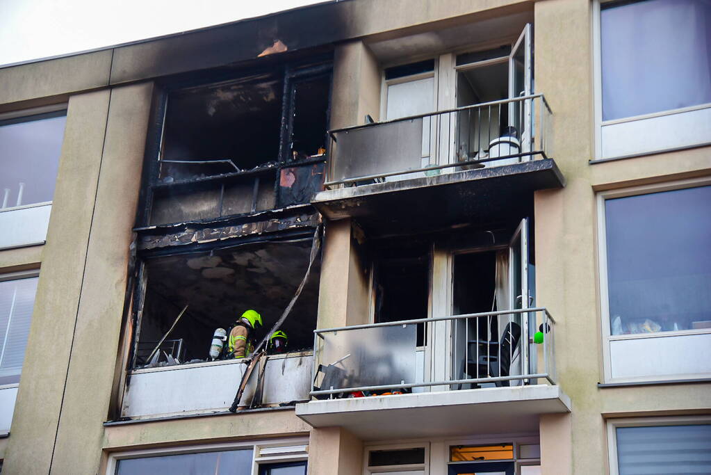 Twee flatwoningen volledig uitgebrand