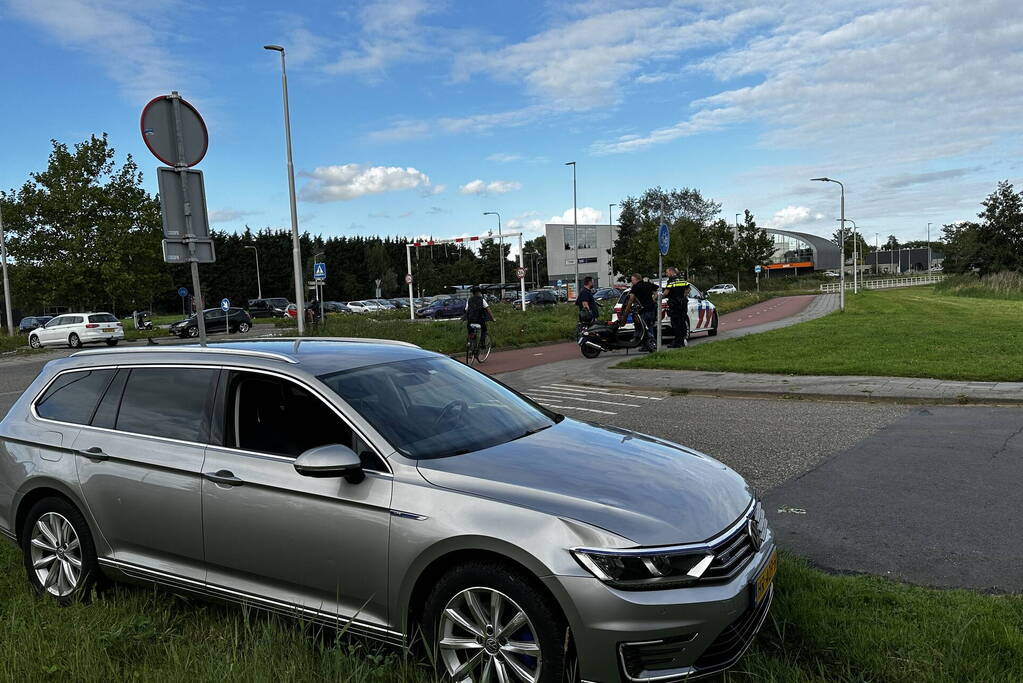 Scooterrijder gewond bij botsing met automobilist