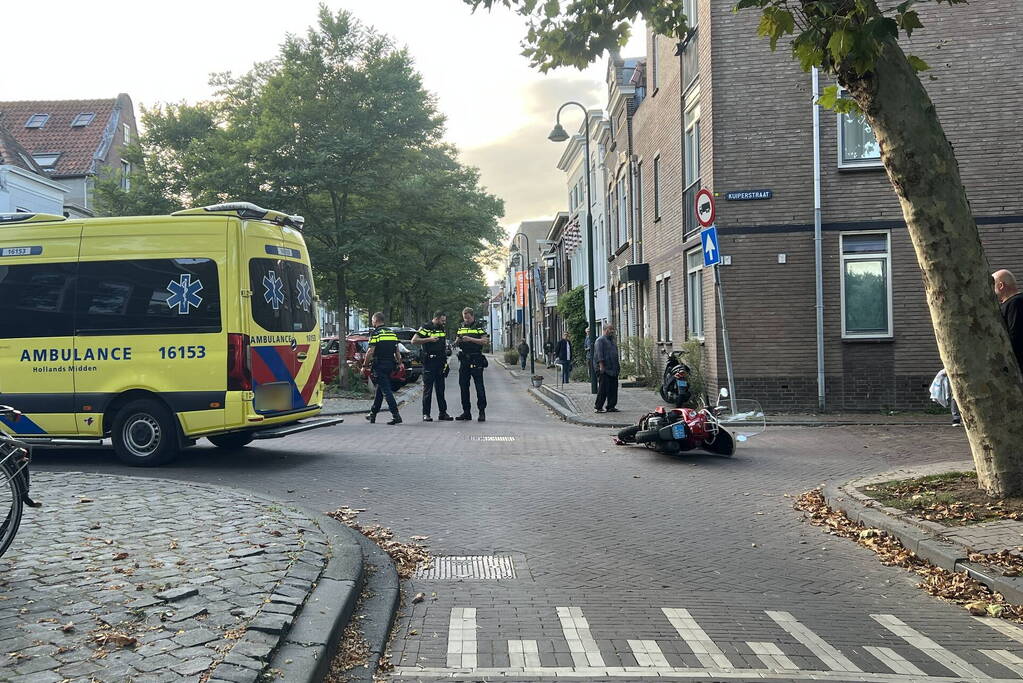 Scooterrijder gewond bij botsing op kruising