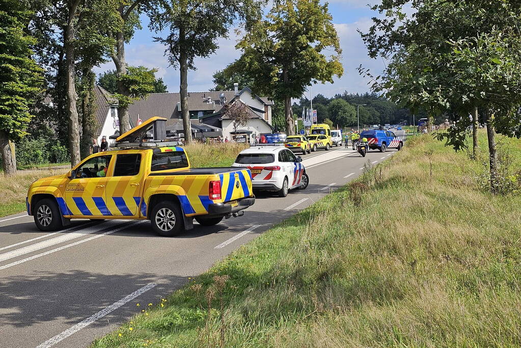 Ernstig ongeval tussen bestelbus en fietser, bestuurder onder invloed