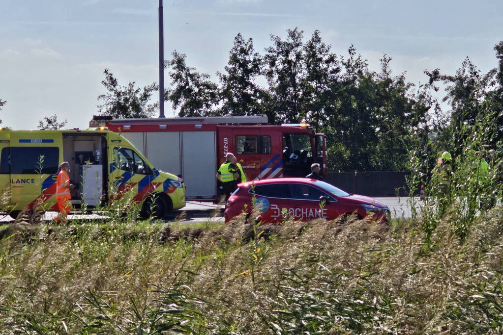 Meerdere voertuigen betrokken bij ongeval op snelweg