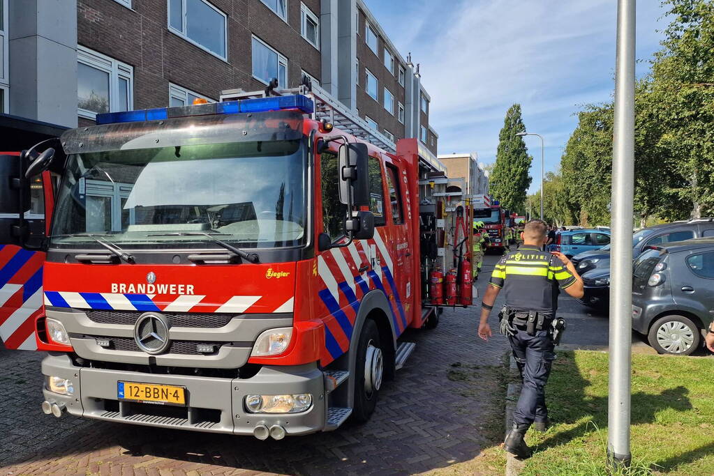 Motor vat vlam in garagebox