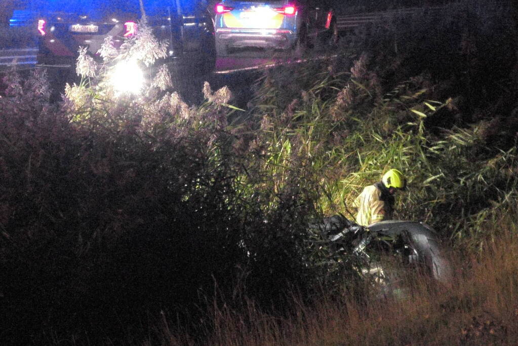 Twee doden bij frontale botsing tussen twee voertuigen