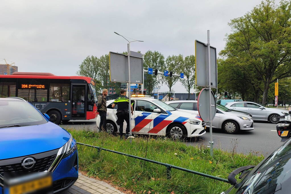 Aanhouding bij ongeval tussen auto en vrachtwagen