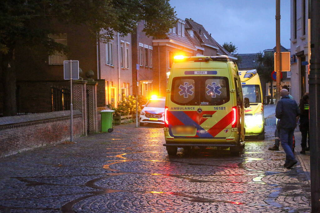 Traumateam assisteert ambulancedienst bij medische noodsituatie