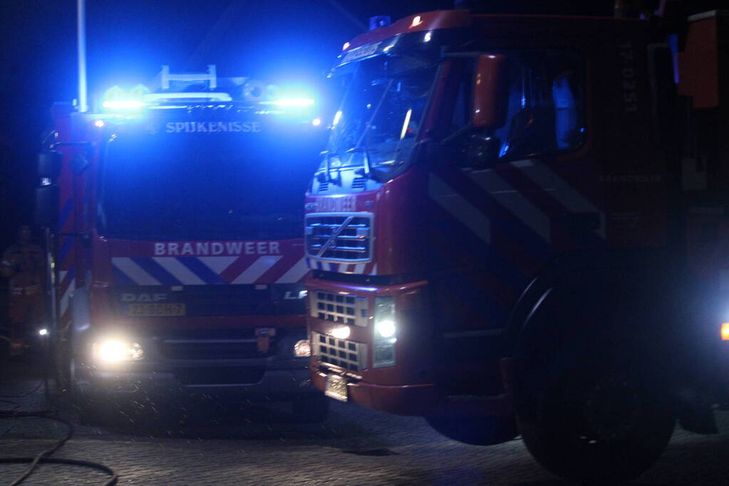 Uitslaande woningbrand snel onder controle