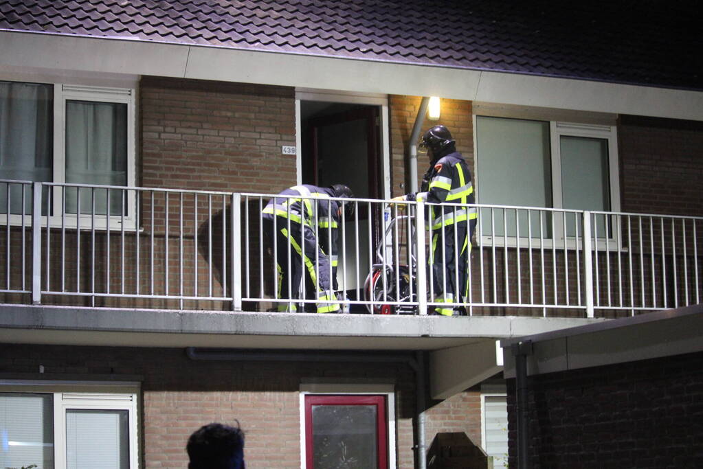 Uitslaande woningbrand snel onder controle