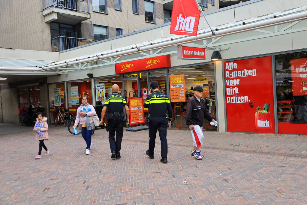 Twee personen op de vlucht na overval