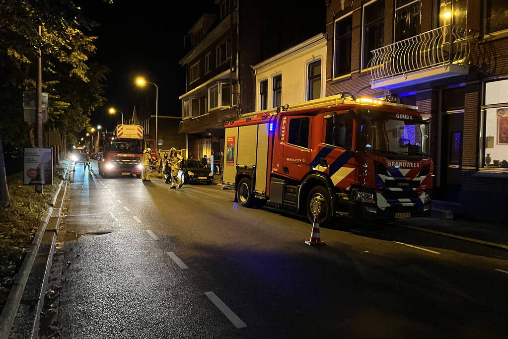 Losse dak delen dreigen te vallen