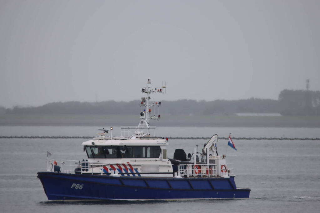 Grote zoekactie naar te water geraakte persoon