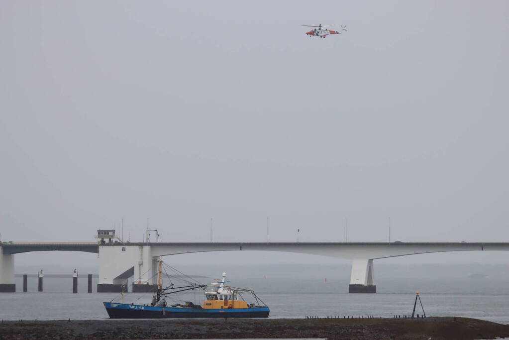 Grote zoekactie naar te water geraakte persoon