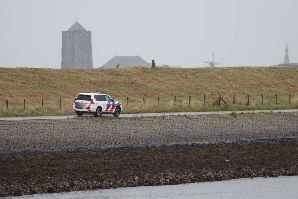 Grote zoekactie naar te water geraakte persoon