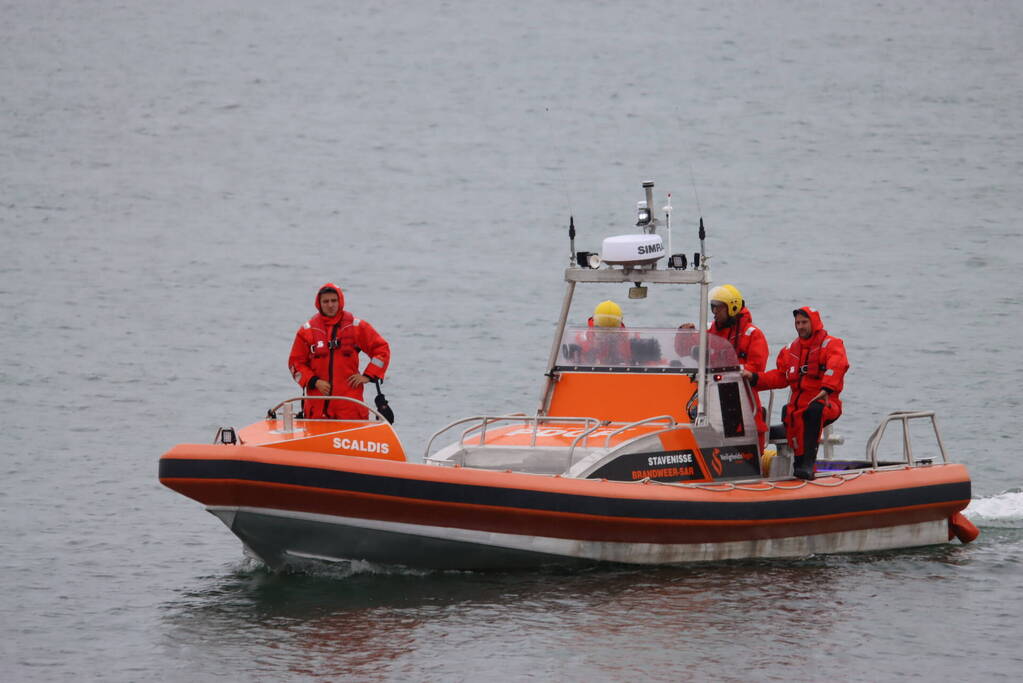 Grote zoekactie naar te water geraakte persoon