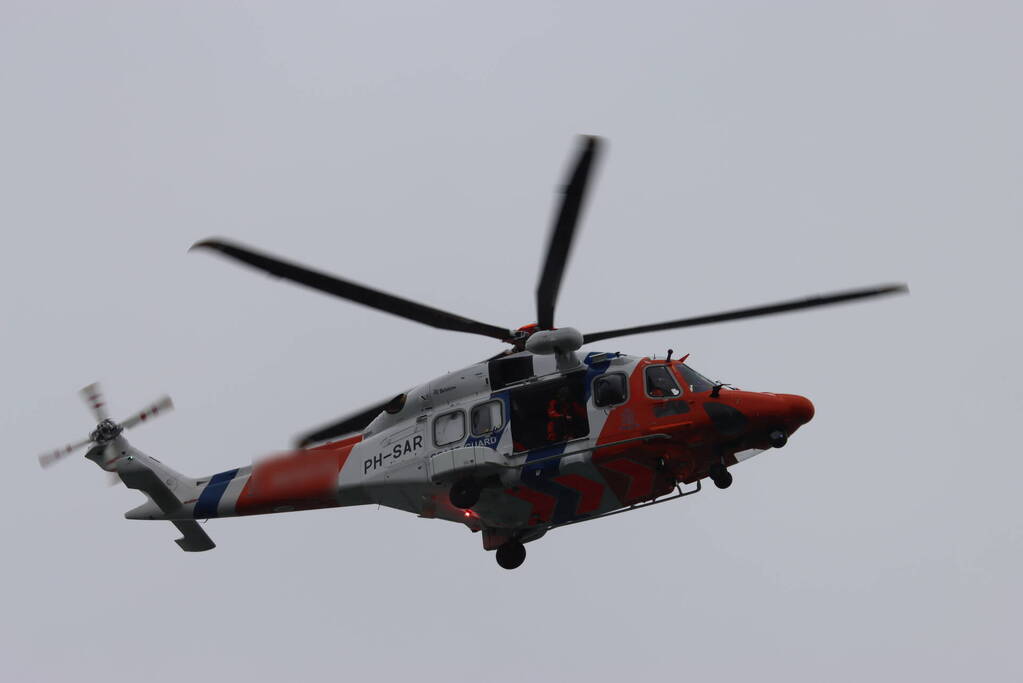 Grote zoekactie naar te water geraakte persoon