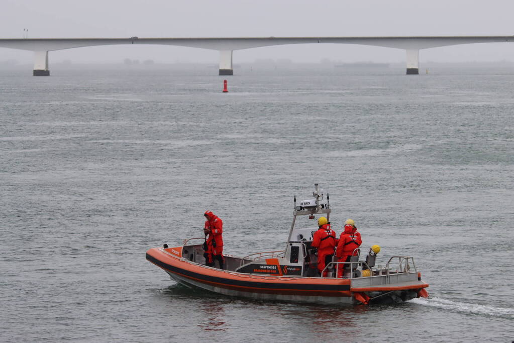 Grote zoekactie naar te water geraakte persoon