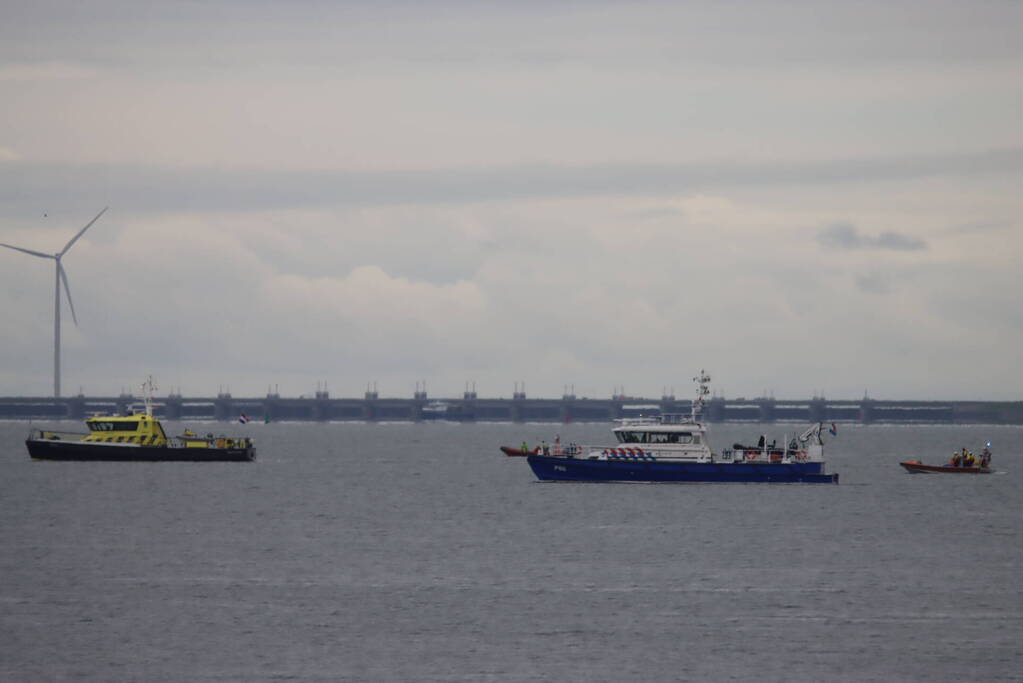 Grote zoekactie naar te water geraakte persoon