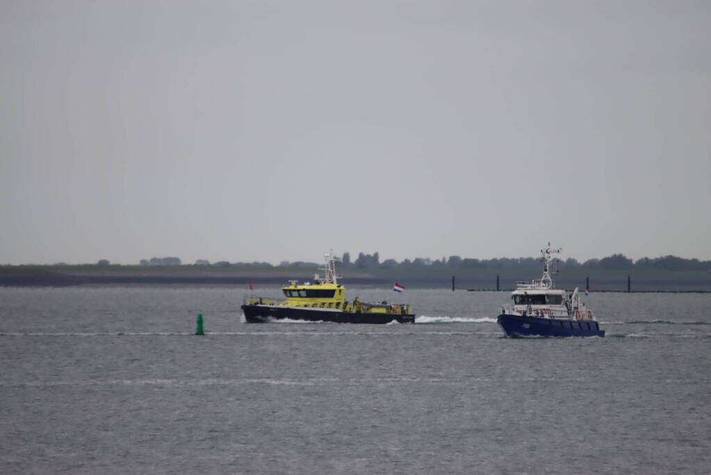 Grote zoekactie naar te water geraakte persoon
