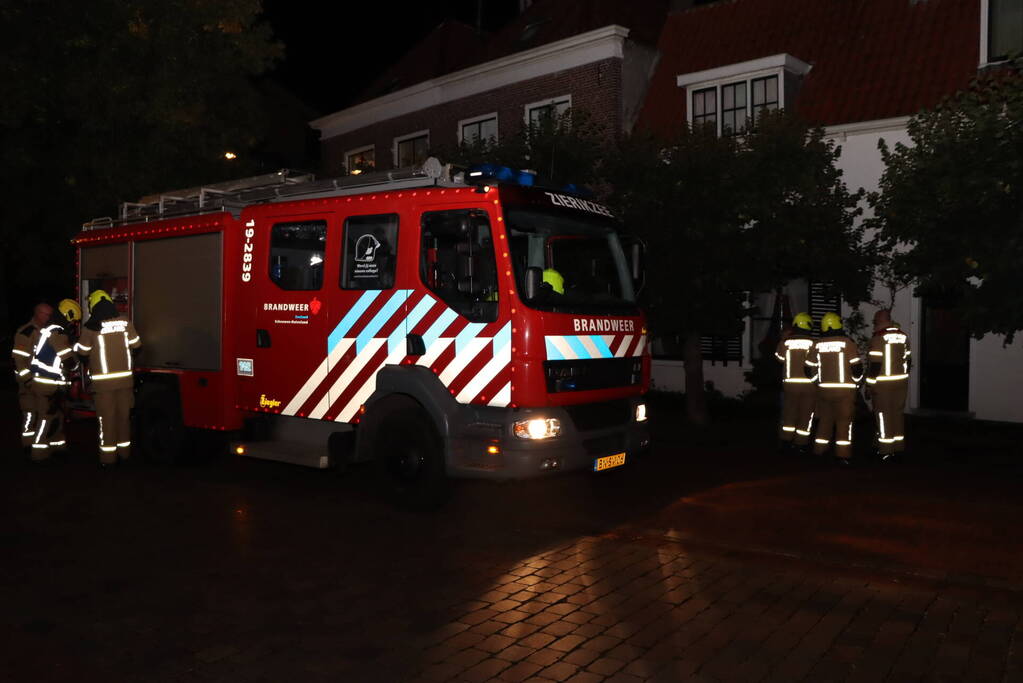 Brandweer ventileert woning na gaslekkage