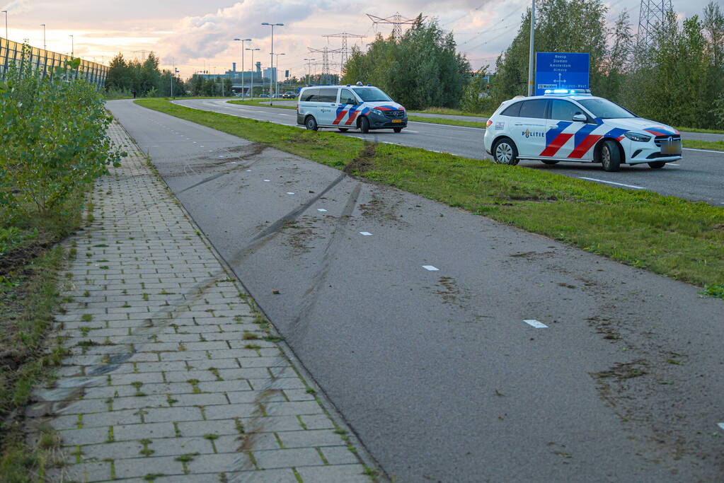 Bestuurder crasht met dure Porsche