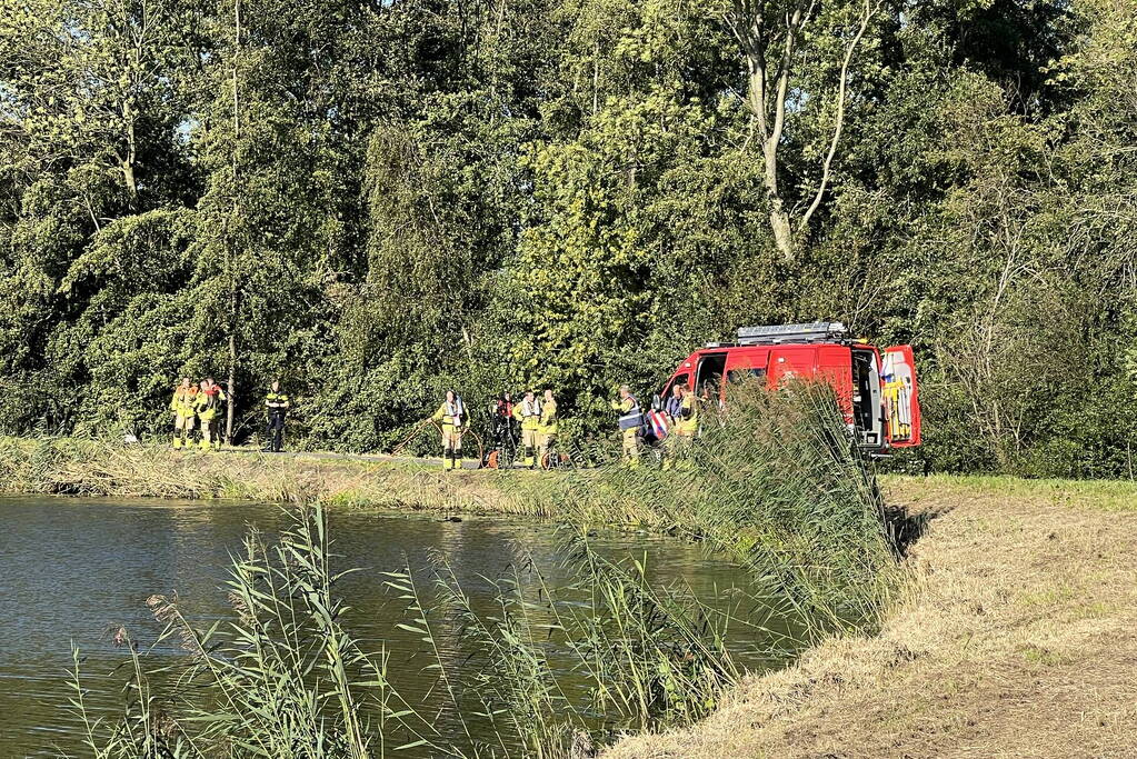 Zoekactie na aantreffen fiets langs water