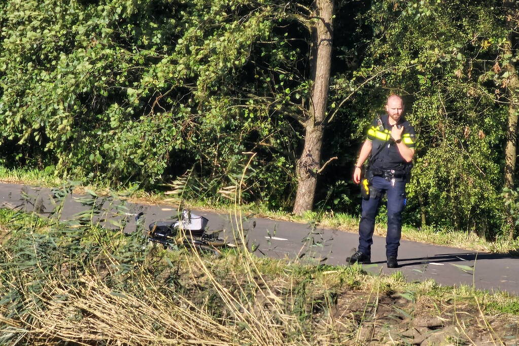 Zoekactie na aantreffen fiets langs water