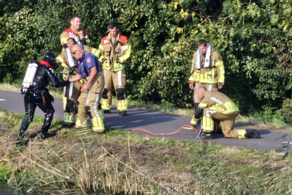 Zoekactie na aantreffen fiets langs water