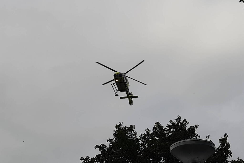 Man zwaargewond na val met fiets