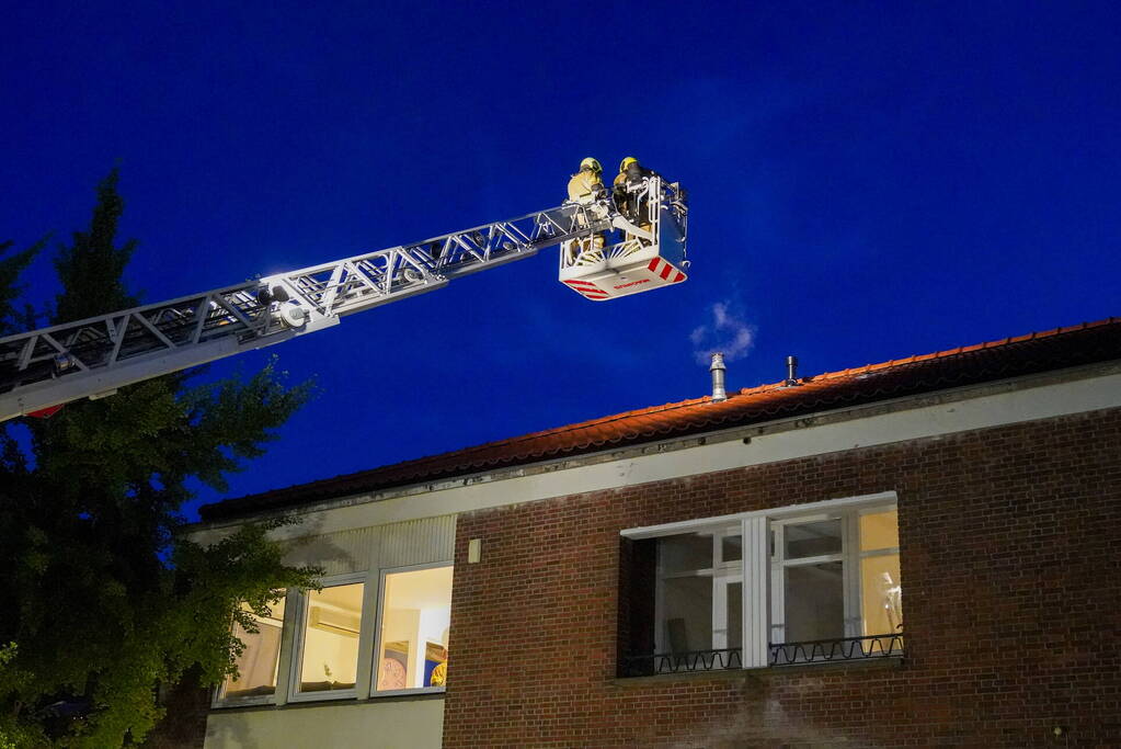 Woningen en dierenarts ontruimd vanwege schoorsteenbrand
