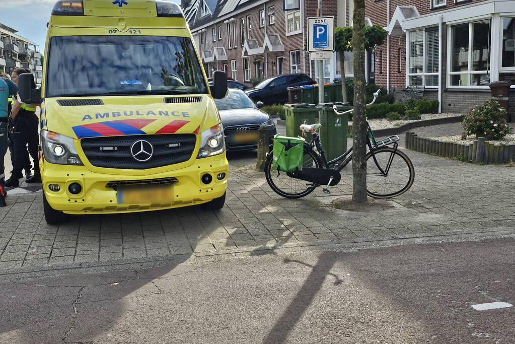 Fietser in botsing met personenauto