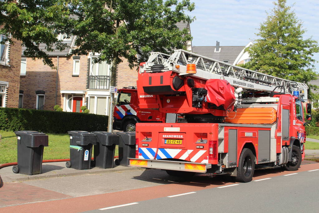 Fikse brand in tuinhuis in achtertuin