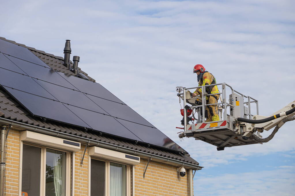 Brand in regelkast van zonnepanelen