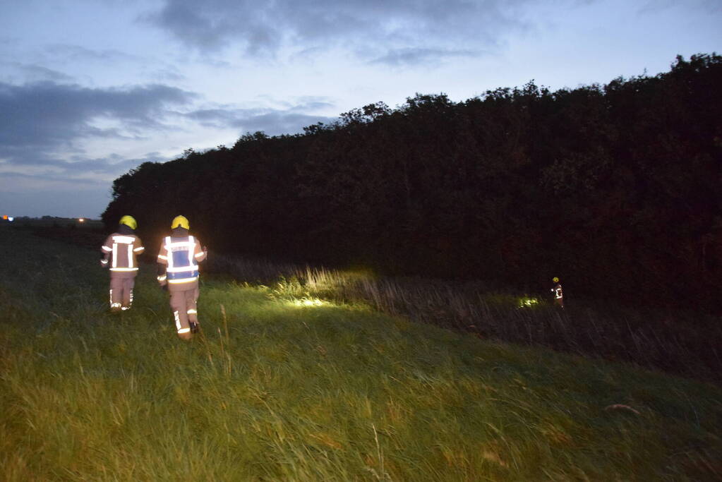 Auto aangetroffen in sloot, bestuurder verlaat voertuig