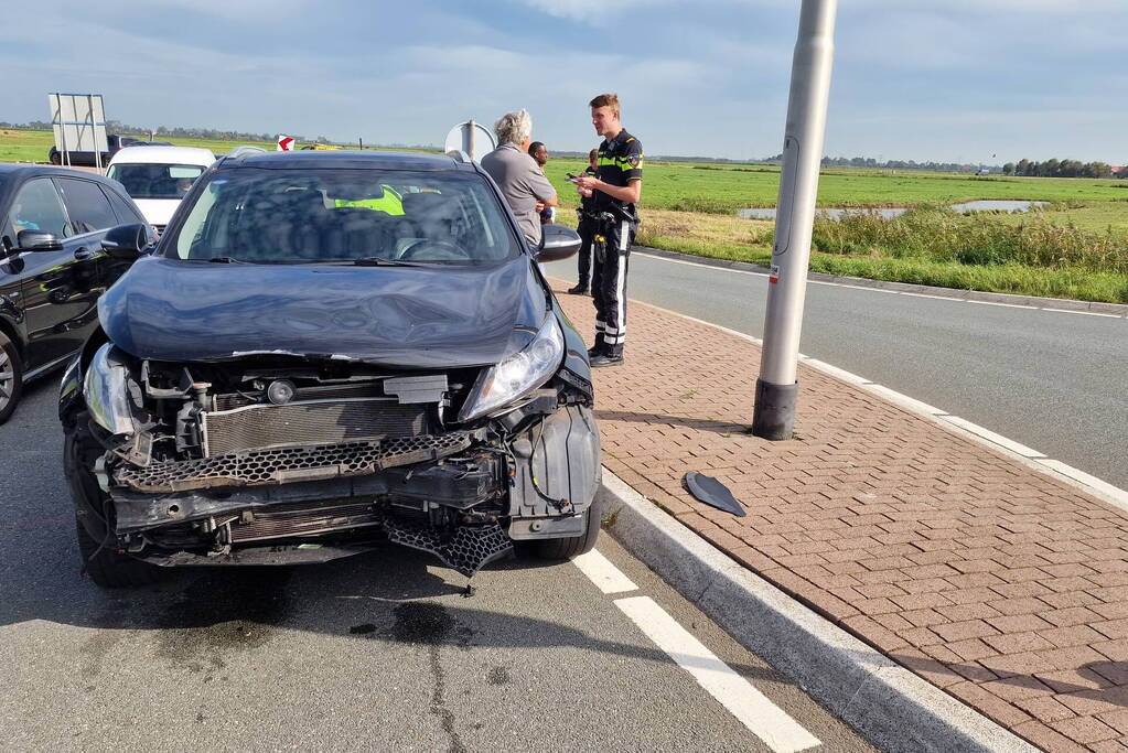 Twee auto's beschadigd bij ongeval