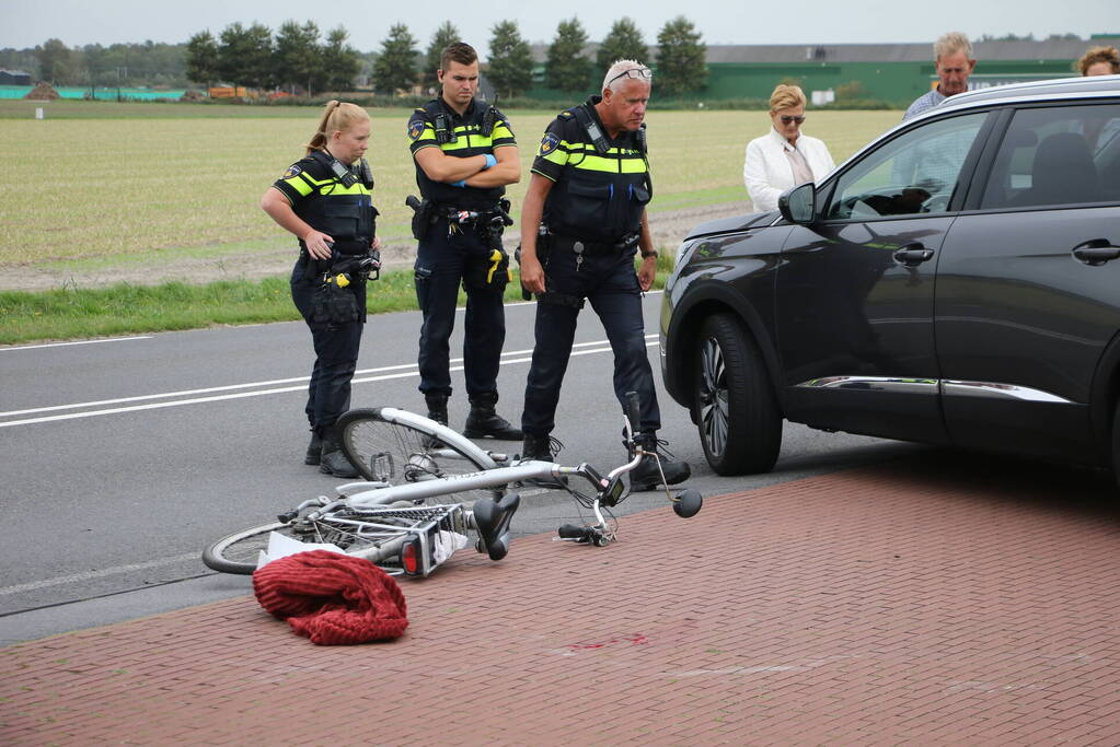 Fietser geschept op oversteekplaats
