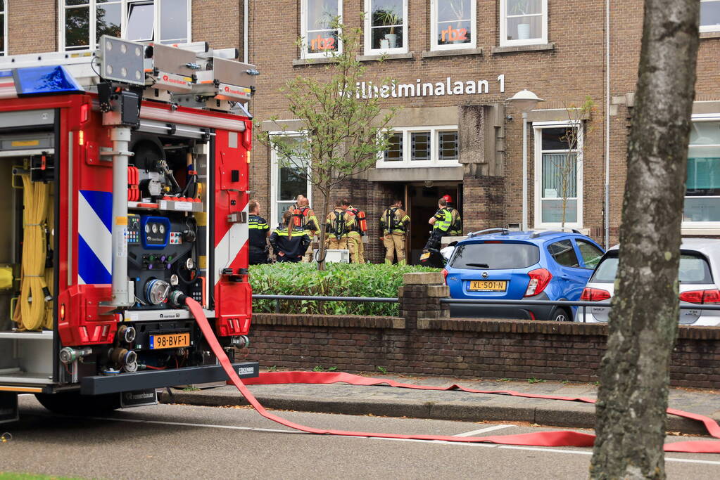 Bedrijfspand ontruimd vanwege brand