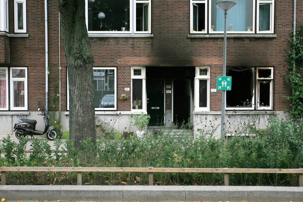 Eerste bloemen bij woning van dodelijke schietpartij