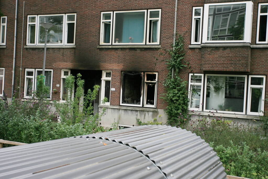 Eerste bloemen bij woning van dodelijke schietpartij