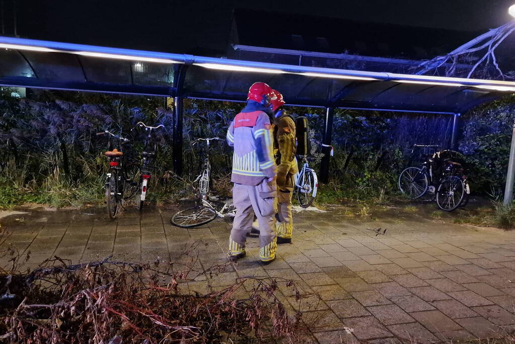 Drie fietsen in brand gestoken in fietsenstalling