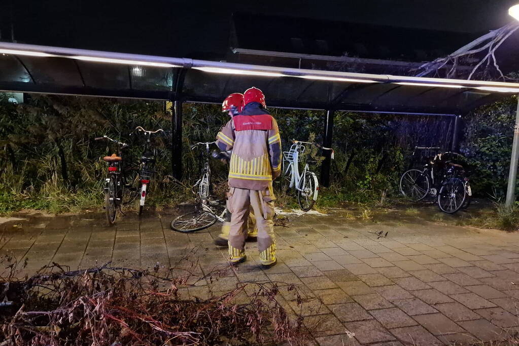 Drie fietsen in brand gestoken in fietsenstalling