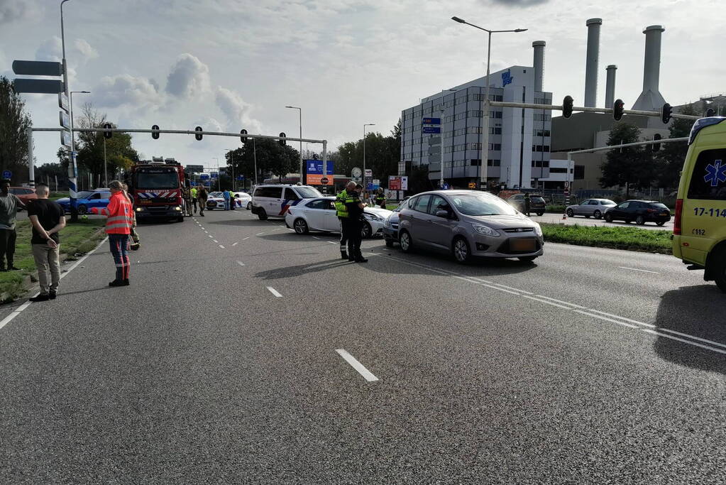 Drie voertuigen betrokken bij kettingbotsing