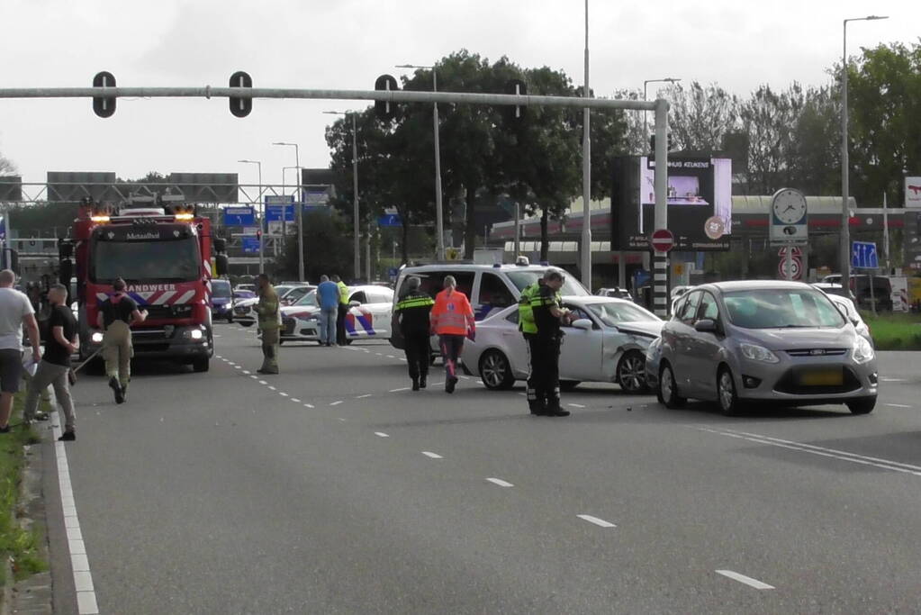 Drie voertuigen betrokken bij kettingbotsing
