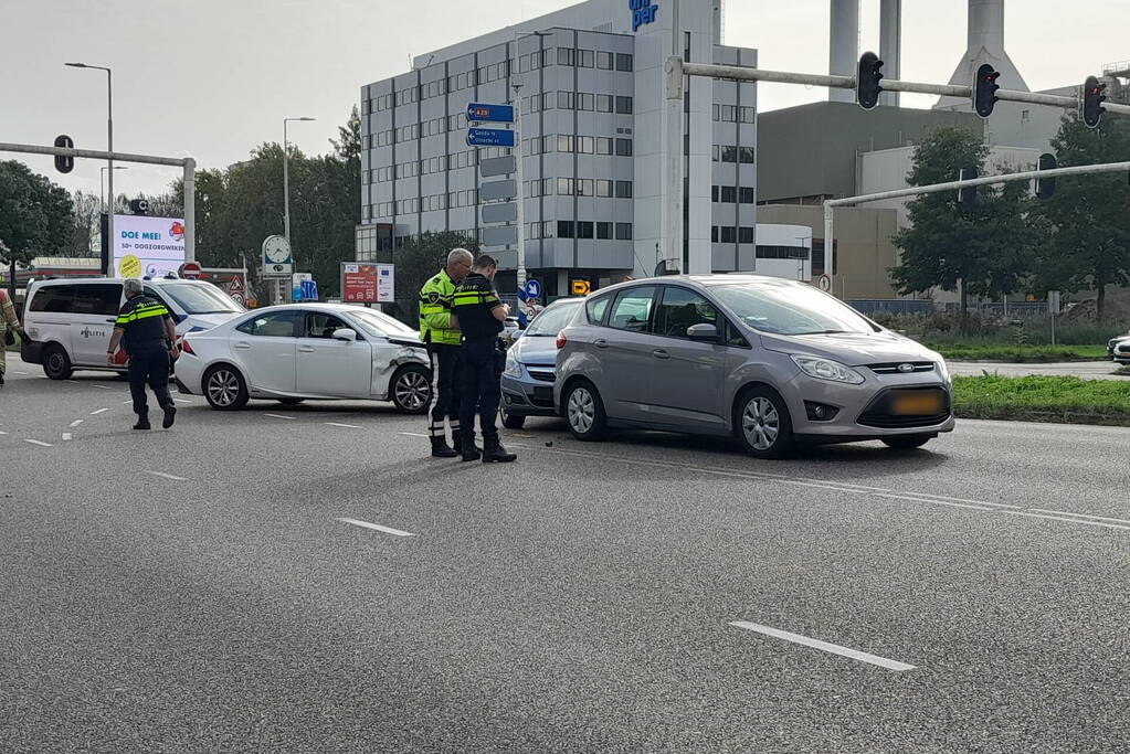 Drie voertuigen betrokken bij kettingbotsing
