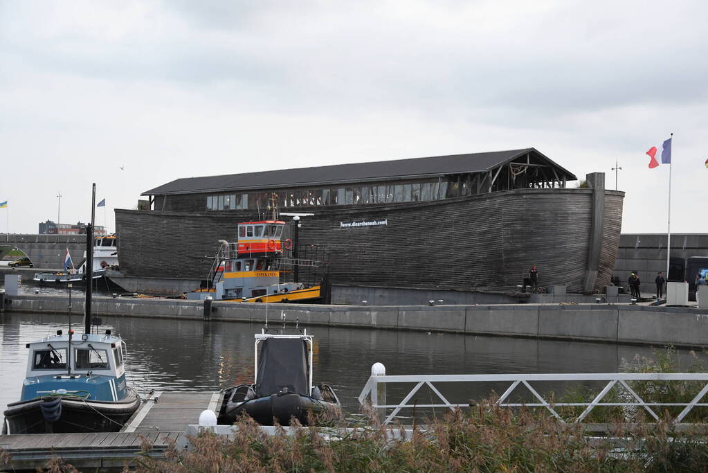 Arkmuseum aangekomen in haven