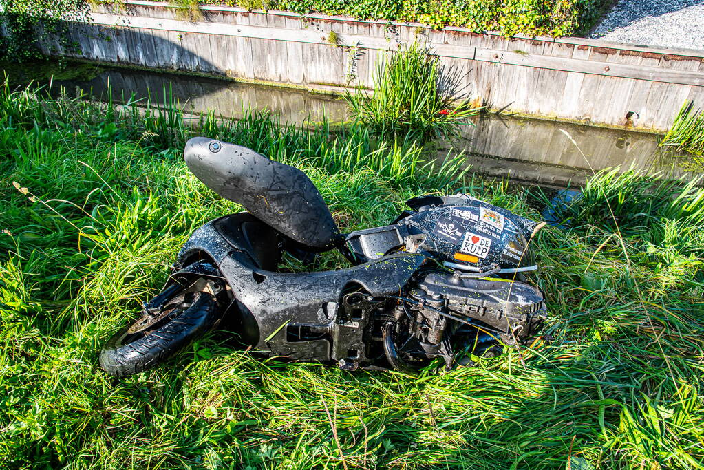 Scooterrijder aangehouden na ongeval met opgevoerde scooter