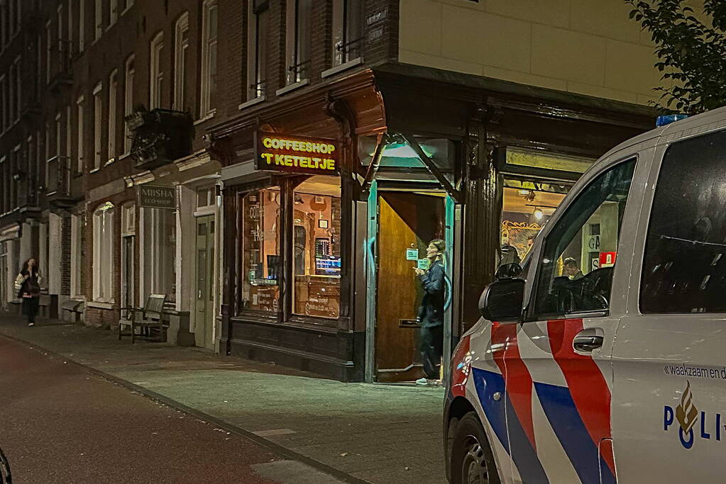 Politie onderzoekt overval op coffeeshop